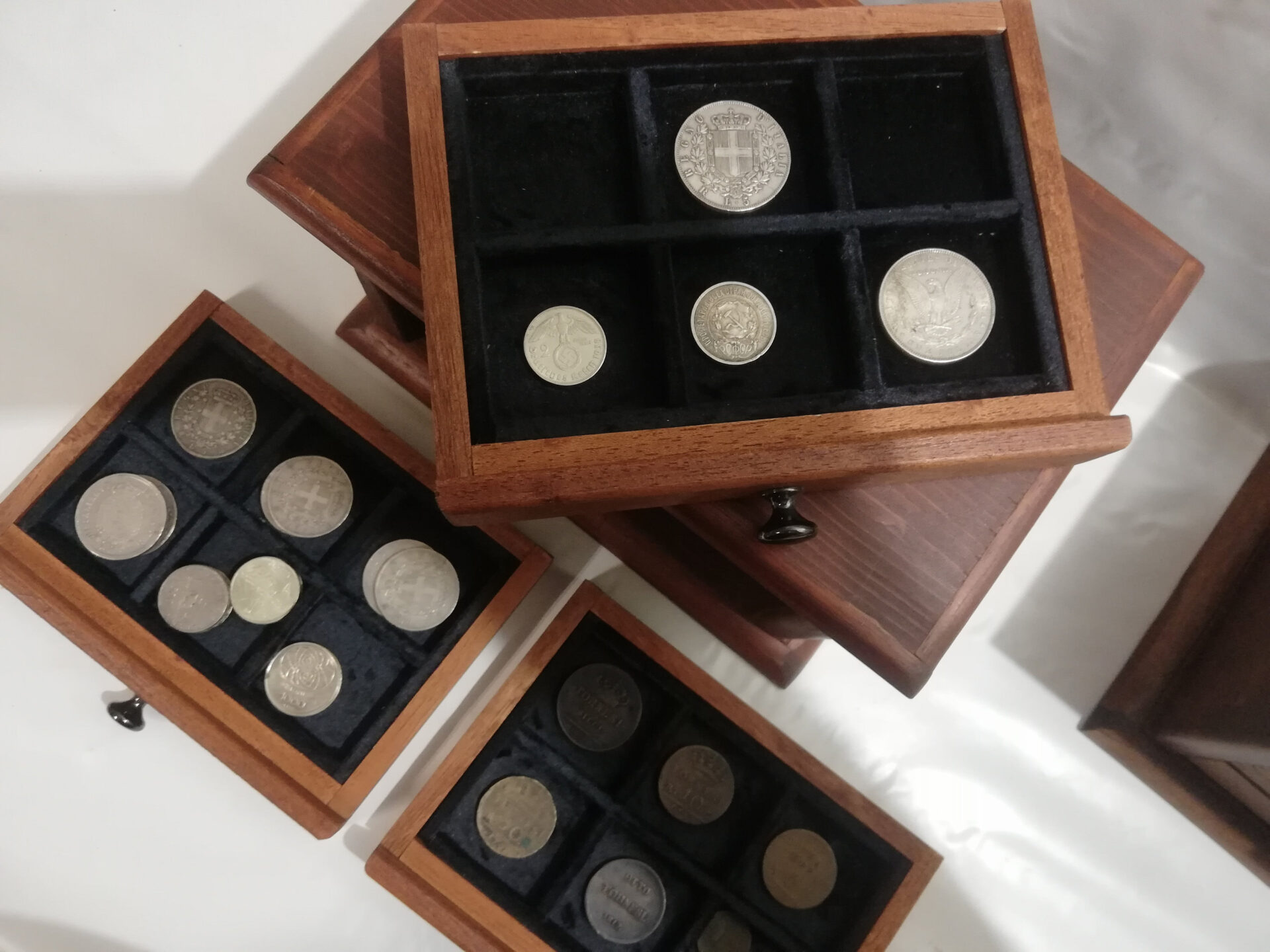 Piccolo Monetiere Medagliere 4 Cassetti In Vero Velluto Raccoglitore Per  Monete - Coins&More